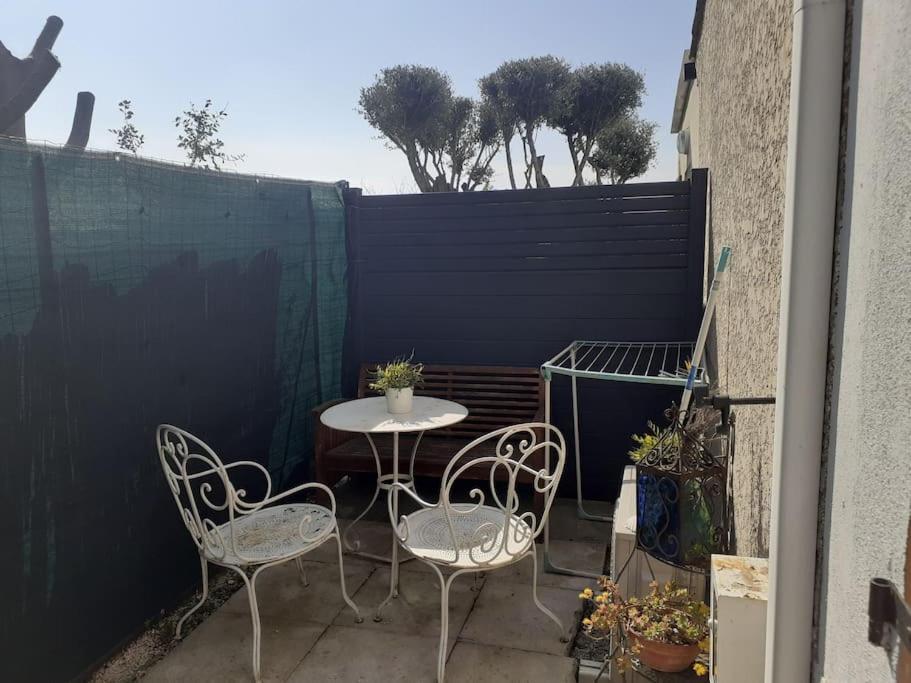 Studio- Terrasse -Place De Parking Prive Marseille Eksteriør billede